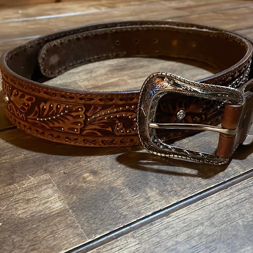 Women’s Tony‎ Lama leather belt size 42